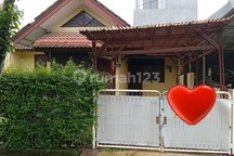 Dosewakan Rumah Semi Furnish di Kemang Pratama Bekasi