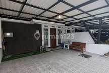 DISEWAKAN RUMAH 2 LANTAI FULL FURNIS LOKASI STRATEGIS KARAWANG BARAT