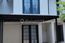 Rumah di Citra Garden Bintaro, Semi Furnished