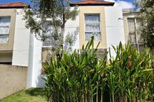 MURAH !!! Villa private pool di Lokasi premium Seminyak