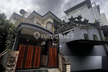 Jual Murah Rumah Luas 2 lantai di A. Yani 
