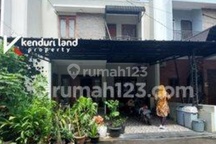 Townhouse bagus lingkungan asri dan nyaman area strategis jaksel