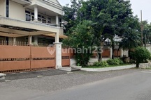 Rumah Mewah Akses 2 Mobil Di Jakarta Selatan