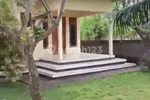 Di Jual Rumah Pribadi 5 Are di Pemutaran Central Dekat Pantai