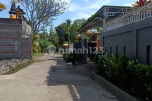 For Sale 2 Unit House In 400 M2 Land Close To Central Lovina