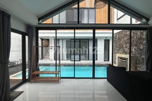 Villa Siap Huni With Rooftop Selangkah ke Nuanu Beach Club