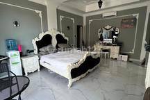 Shoop For Retail And 3 Bedroom Apartments In Seminyak