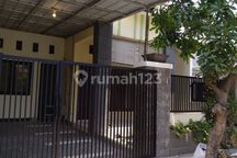 Rumah Semi Furnished 100M Dari Merr
