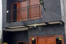 Disewakan Tahunan Rumah 2lantai 3BR DEKAT kampus UII Terpadu