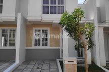 Dikontrakkan Rumah 2 Lantai Funish 75 Jt Cilegon, Cilegon Park