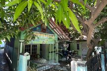 Rumah Pinggir Jalan Utama Di Pronggol