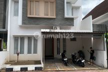 MR 66177 AG DISEWAKAN RUMAH 2 LANTAI FURNISH DI MLATI SLEMAN