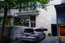 MR 66204 JD DISEWAKAN RUMAH DALAM PERUM ELIT DI NGAGIK 