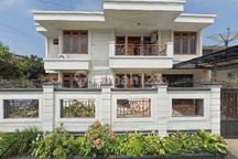 Rumah Siap Huni Bagus Terawat Dekat Jalan Utama Sukabumi Lokasi Sangat Strategis Sukabumi Luas Tanah 280 M2 Bangunan 400 M2lebihbangunan 2 Lantai Kamar Tidur 4 +1 Kamar Mandi 3+ 1jemuran Baju Lantai 3 Air Sumur Air Pdamharga Jual 3.5 M Nego Nathalia Gadin