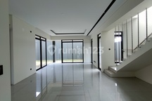 Rumah Baru Hook Dekat Wahana Air Terbesar Asia di Kbp