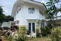 Rumah Hook Asri Komplek Cinere Terdepan Segera Survey Yuk