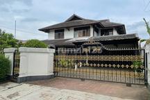 Dijual Rumah Besar Bangunan Masih Kokoh Mewah Ya Hanya Bangunan Lama Lokasi Dekat Pangkalan.jati Golf