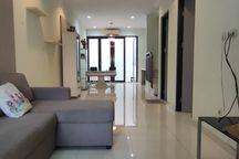 Rumah Bagus 2 Lantai Di Jalan Besar Tomang