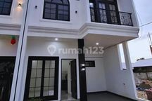 Hunian Eropa Modern 2 Lantai Samping Mako Brimob Klp2