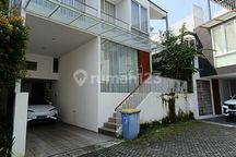 Termurah! Rumah Dalam Townhouse di Kemang Jaksel Fully Furnish