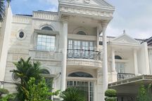 Rumah Mewah Klasik Siap Huni Raffles Garden Surabaya Barat