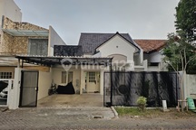 Rumah Second Terawat Taman Puspa Raya Citraland Surabaya Barat