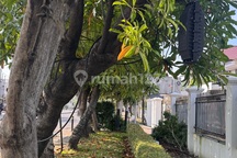 Rumah Jl Raya Jatiwaringin bisa untuk Usaha. Daerah Ramaidekat Sekali Dari Gerbang Toll