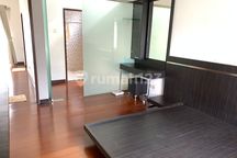 Dijual Rumah dengan Taman Luas Furnished di Tatar Ratnasasih, Kbp