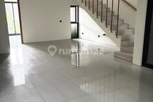 Rumah Siap Huni 2 Lantai di Anggapati Kota Baru Parahyangan