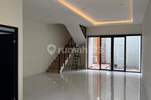 Rumah Baru 2 Lantai Modern Minimalis Kopo Permai
