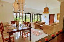 Rumah Vila Modern View Sawah Dekat Pantai Saba Gianyar 