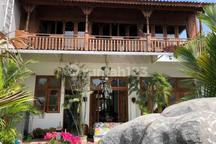 Villa Joglo 2 Lantai di Jalan Bidadari Badung, Dekat dengan Pusat Keramaian