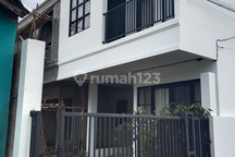 Rumah 2 Lantai Redy Dijln Hazamukti Depok Cimanggis