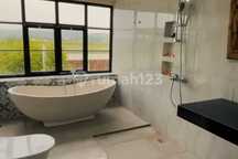 Rumah Villa Eksotis di Kawasan Villa & Resto Bangunjiwo Dekat Umy