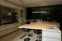 Rumah mewah Hoek Lotus Palace PIK Minimalis Tropis jarang ada