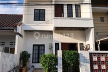 ******** Rumah Strategis Dekat LRT di Perumahan Elite ******** ********