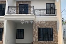 Rumah Eropa Modern Dekat Cibubur Dan Lrt Strategis