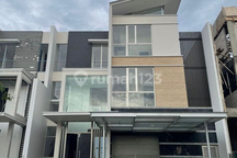 Sewa Rumah Golf Island Pik Mozart 12X35 (4+1 Kamar Tidur)