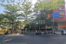 Rumah  jalan Ratulangi makassar cocok buat cafe / resto