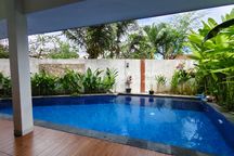Spacious Villa Full Furnished Walking Distance to the Beach