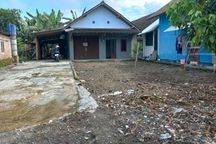 Dikontrakan Rumah Murah Halaman Luas Dekat Jln.pleret