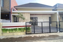 RUMAH BARU SIAP HUNI DESAIN MODERN DEKAT RSUD SLEMAN