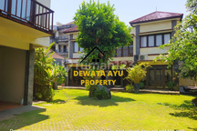 Dijual Rumah Mewah 4 Kamar Lahan 5 Are Halaman Luas Dekat Pantai di Blanjong