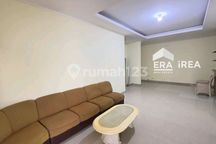 Rumah Sewa ******** Semi Furnished