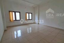 Rumah Di.sewakan Pinggir Ring Road Siap Huni