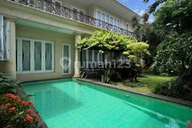 Dijual rumah di Jalan Galuh Senopati dekat SCBD