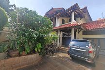 Rumah 2 Lantai Meruya Utara Luas dan Siap Huni