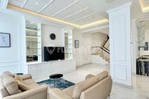 Rumah View Danau 8x24 Furnished Mewah Siap Huni Unit Langka !