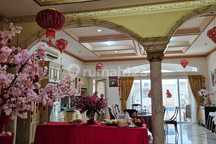 Dijual Rumah Bagus Mewah di Petojo Utara. Ada Kolam Renang, Semi Furnished