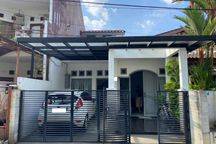 Rumah  2 Lt Siap Huni Dibantu KPR 15 Mnt ke Transmart Graha Raya Bisa Nego J24460